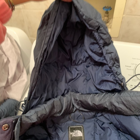 The North Face Navy Long Women’s Puffer - Picture 4 of 6